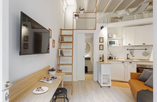 Isola Apartment | NEW! Mezzanine studio in ISOLA, Bosco Verticale!