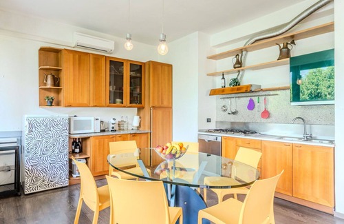 Naggio Apartment | Nice apartment for 4 guests with A/C, WIFI, TV, balcony and pets allowed