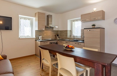 Novate Mezzola Apartment | Nice apartment for 5 people with WIFI, TV and balcony
