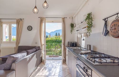 Calozzo Apartment | Pianello Charming Lake View, Pianello del Lario, Italy