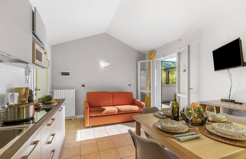 Porlezza Apartment | Porto Letizia Begonia 8, Porlezza, Italy
