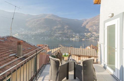 Torno Apartment | Pozzo Vertical Apartment with garden and parking by Rent All Como