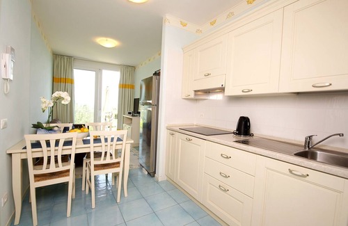 Toscolano Maderno Apartment | Residence Limoni del Rustichel: Apartment N.12 with lake view, underground parking and pool.