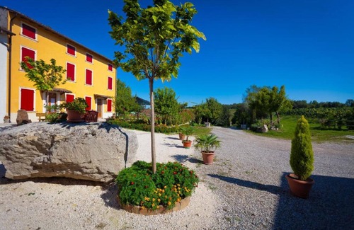 Campagnolo Apartment | Room 'Amilcare' with Shared Terrace, Wi-Fi and Air Conditioning