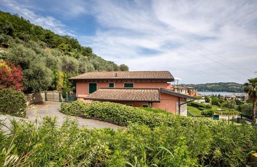 Renzano Apartment | Silvis Home - Lake View