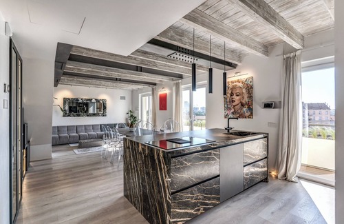 Porta Garibaldi Apartment | SkyJungle: luxury penthouse private pool and spa