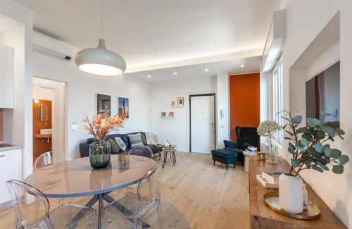 Zona Zara Apartment | Skyline Rooftop Suite - Milano Isola District - New Collection