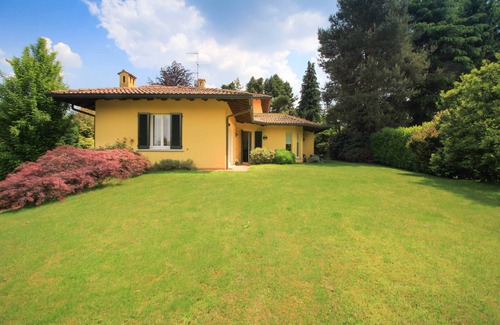 Taino House | Stately villa near Lake Maggiore