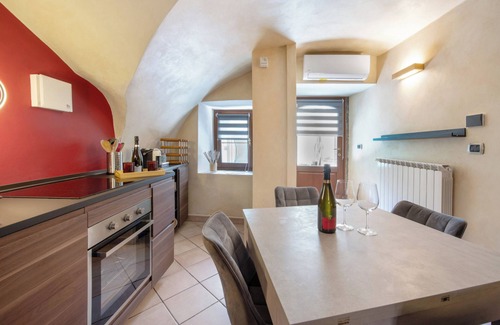 Pisogne Apartment | Studio Apartment 'Le Volte' with Wi-Fi