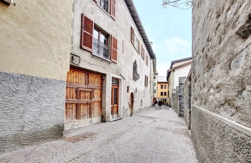 Bormio Apartment | Studio Apartment 'Premesan 3' with Mountain View, Balcony and Wi-Fi