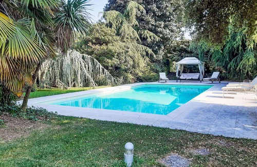 Rovato Villa | Stunning private villa with WIFI, A/C, hot tub, private pool, TV, patio and pets allowed