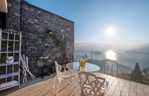 Perledo House | Summer and Winter