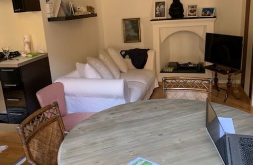 Chinatown Apartment | Sunny Apartment in Milano MI