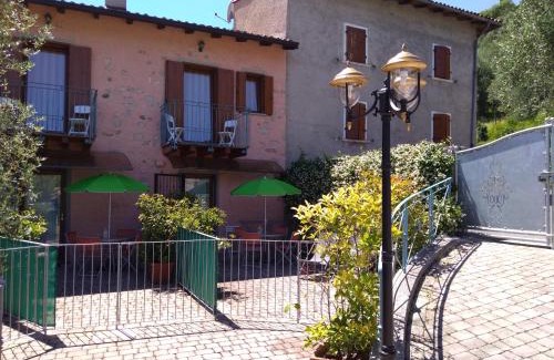 Arias Apartment | Ulivi sul Garda Garden by Gardadomusmea
