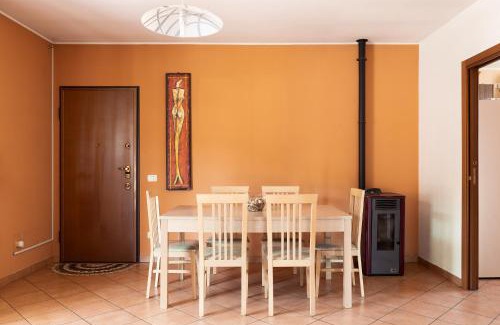 Albavilla Apartment | Una Finestra Sulle Montagne