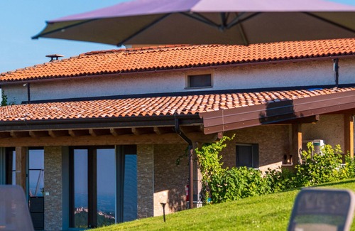 Torrone Villa | Villa 'Elios' with Mountain View, Wi-Fi and Air Conditioning