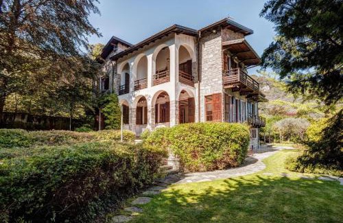 Oliveto Lario Villa | Villa Il Cigno Lakeside