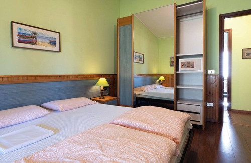Crone Villa | Villa Stefano - Two Bedroom Villa, Sleeps 6