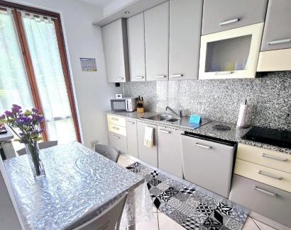 Brusimpiano Apartment | ZARA HOUSE - Lake and Pet Friendly