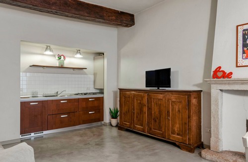 Centro Storico Sud Apartment | 039BS - Loggia Apartment