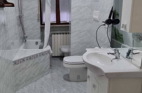 Mantua Apartment | 1.5 km from Palazzo Te and 100 meters from the hospital in Mantua Casa Emma