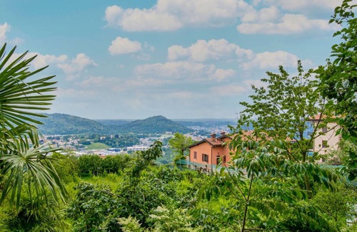 Tavernerio Apartment | 100 m² Apartment ∙ 2 bedrooms ∙ 4 guests