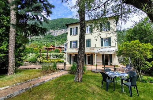 Azzano Apartment | 100 m² Apartment ∙ 2 bedrooms ∙ 5 guests