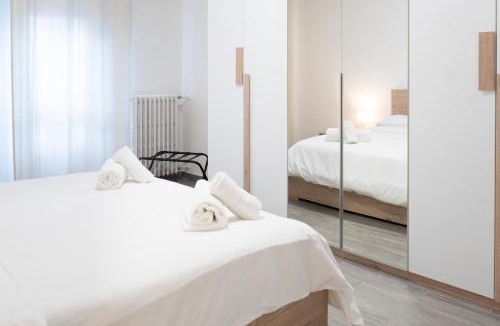 Gallaratese Apartment | 10min RhoFiera & SanSiro - 5min Metro - AC - FreeParking
