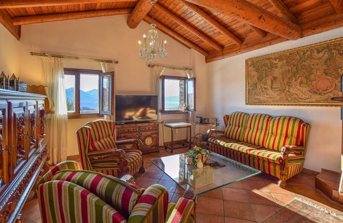 Colmegna House | 110 m² House ∙ 2 bedrooms ∙ 6 guests