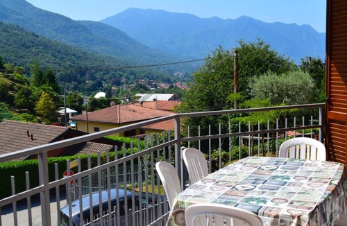 Brezzo di Bedero House | 110 m² House ∙ 4 bedrooms ∙ 8 guests