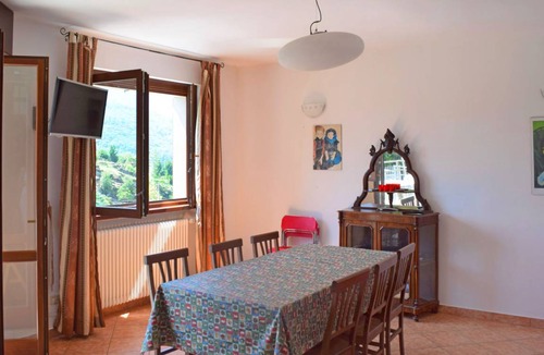 Brezzo di Bedero Villa | 110 m² Villa ∙ 4 bedrooms ∙ 8 guests