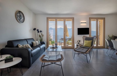 Aer House | 120 m² House ∙ 2 bedrooms ∙ 4 guests