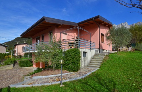 Mandello del Lario Villa | 120 m² Villa ∙ 3 bedrooms ∙ 6 guests
