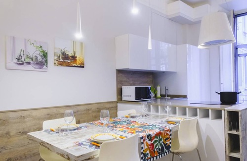 Central Station Apartment | 130 m² Apartment ∙ 2 bedrooms ∙ 6 guests