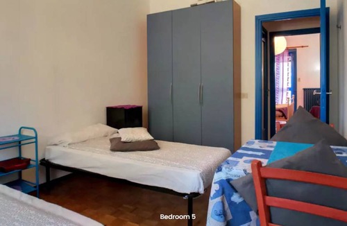 Central Station Other | 140 m² Shared room ∙ 1 bedroom ∙ 1 guest