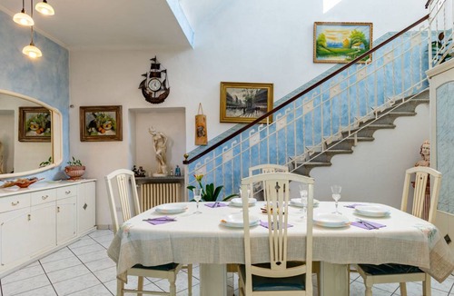 Porto Ceresio House | 160 m² House ∙ 1 bedroom ∙ 7 guests