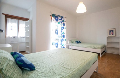 Cologno Monzese Other | 160 m² Shared room ∙ 1 bedroom ∙ 1 guest