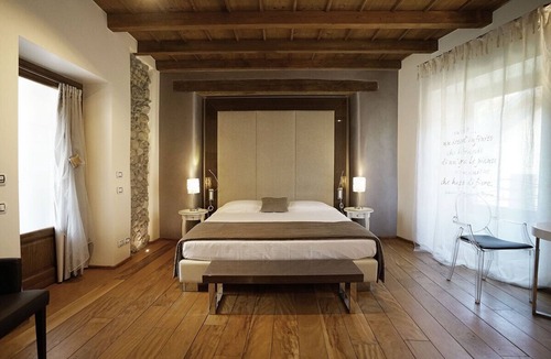 Arlate House | 1711 Luxury Guest House