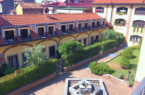 Busto Arsizio Apartment | 2 BDR CLOSE TO MALPENSA-RHO Fair. Free Wifi + PARKING