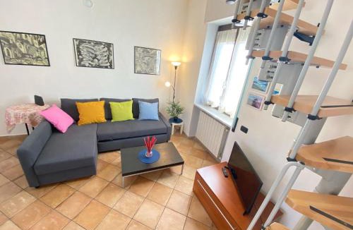 Trezzano Rosa Apartment | 2 Fiat Discografica, in Coorte Tranquilla, vicino a Leolandia, comoda per Gruppi o Famiglie