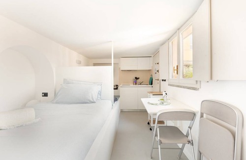 Magenta Apartment | 20 m² Apartment ∙ 1 guest