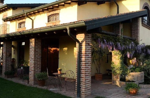 Bagnolo San Vito Bed & Breakfast | 20 m² Bed and breakfast ∙ 3 guests
