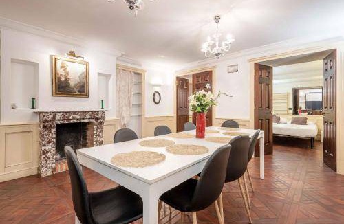 Tricolore Apartment | 200 m² Apartment ∙ 4 bedrooms ∙ 10 guests