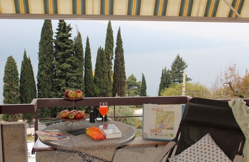Gardola Apartment | # 208 Casa Allegro for 4 people, pool, lake view