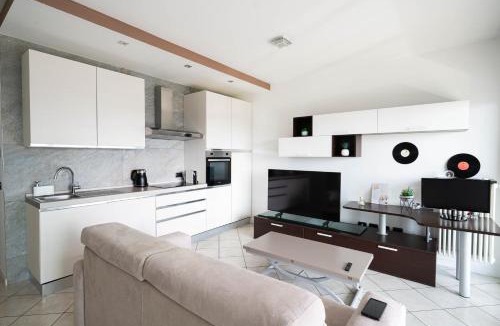 Milan Apartment | 20min dal Duomo Luxury Flat and Free Parking