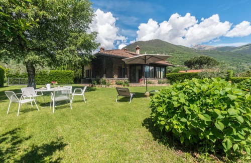 Domaso Villa | 210 m² Villa ∙ 5 bedrooms ∙ 13 guests