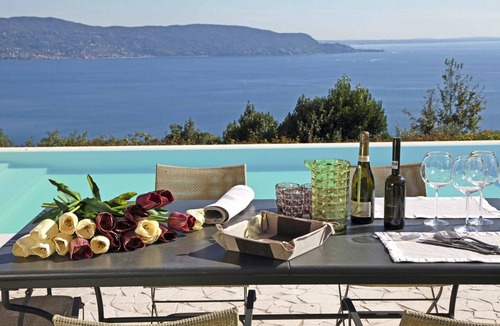 Pulciano Villa | 218 m² Villa ∙ 3 bedrooms ∙ 8 guests