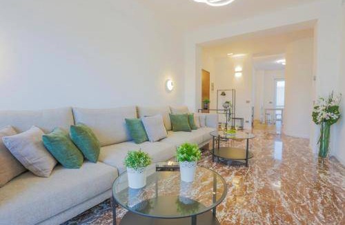 Central Station Apartment | 220 m² Apartment ∙ 5 bedrooms ∙ 10 guests