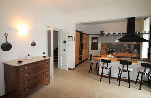 Castronno Villa | 250 m² Villa ∙ 1 bedroom ∙ 10 guests