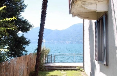 Brezzo di Bedero Apartment | 3-room apartment with separate kitchen and balcony right on the beach